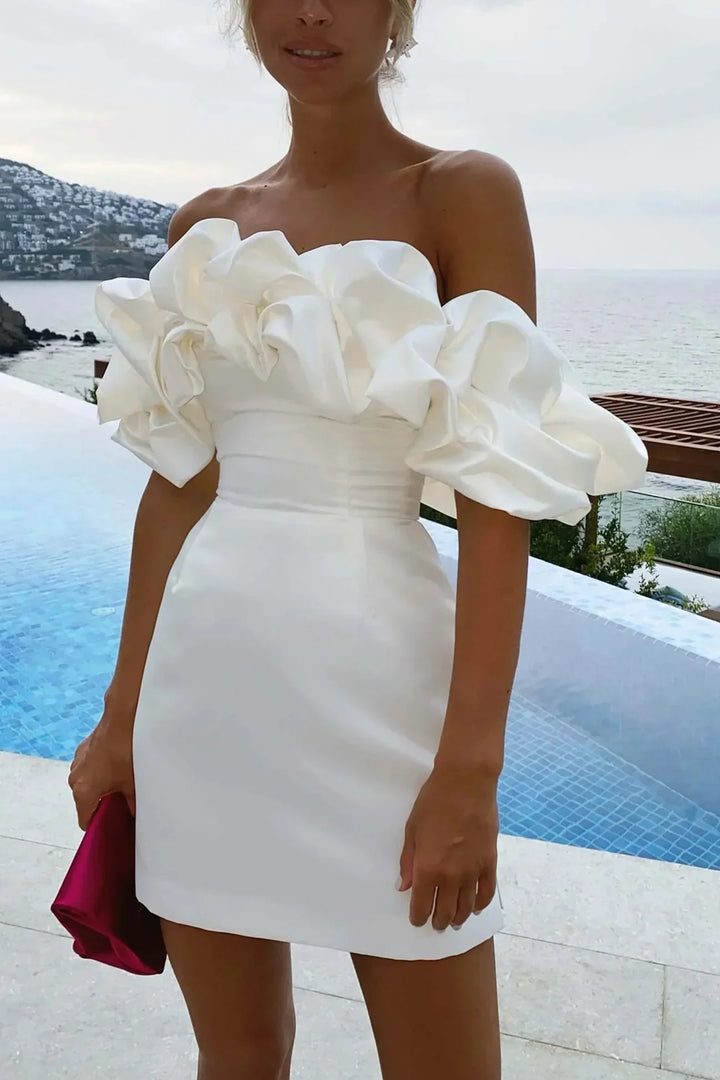 Alina Mini Satin-Kleid | Entblößte Schultern & Elegante Rüschen