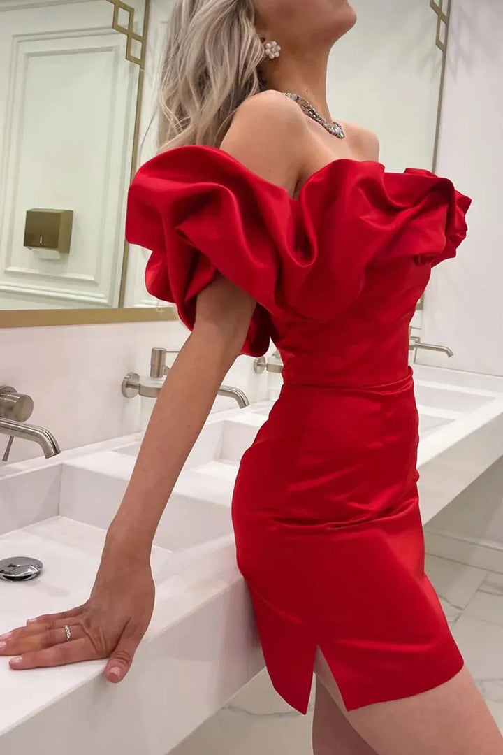 Alina Mini Satin-Kleid | Entblößte Schultern & Elegante Rüschen