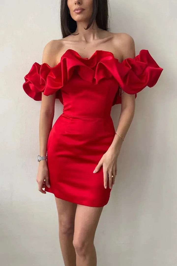 Alina Mini Satin-Kleid | Entblößte Schultern & Elegante Rüschen