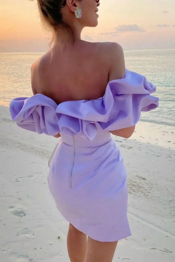 Alina Mini Satin-Kleid | Entblößte Schultern & Elegante Rüschen