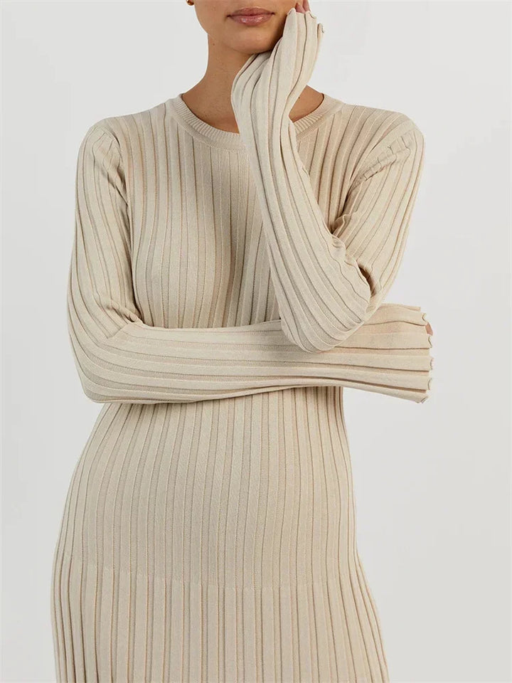 Sasha | Langes Kleid mit Plissee & figurbetontem Schnitt | Eleganz & Bequemlichkeit