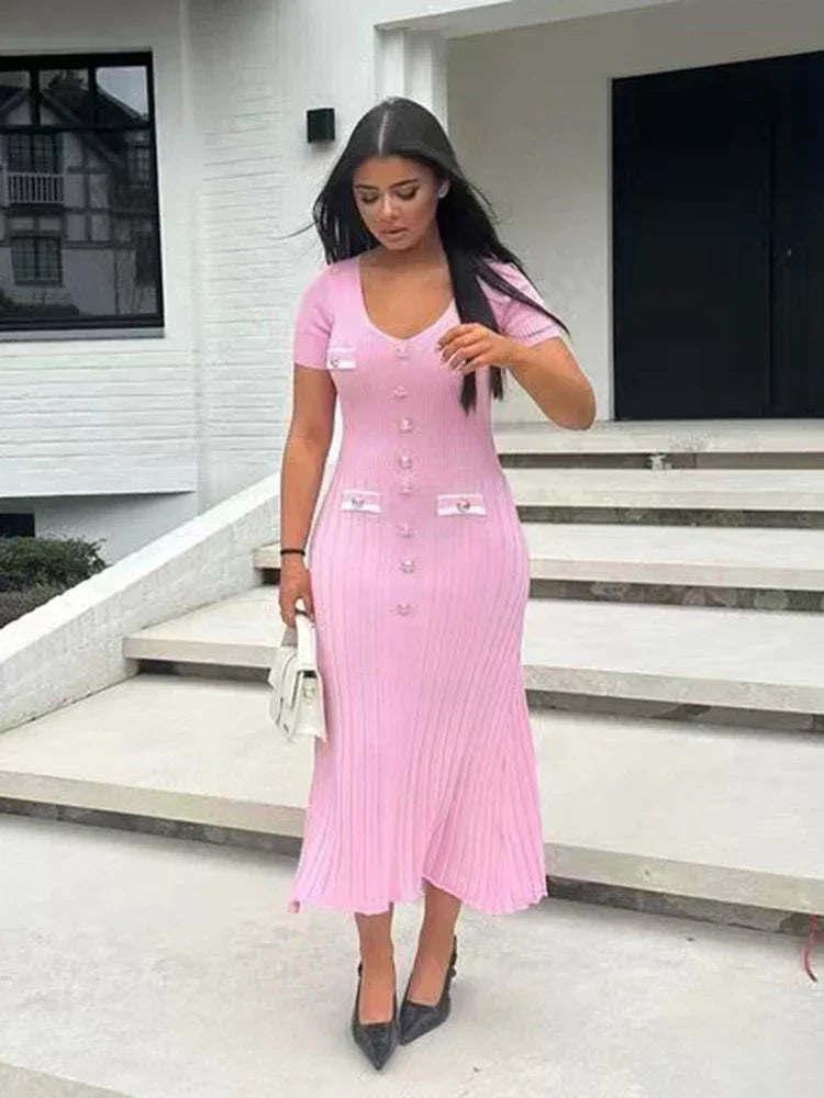 Camille | Bodycon Kleid aus Maschenware mit V-Ausschnitt und raffinierter Knopfleiste