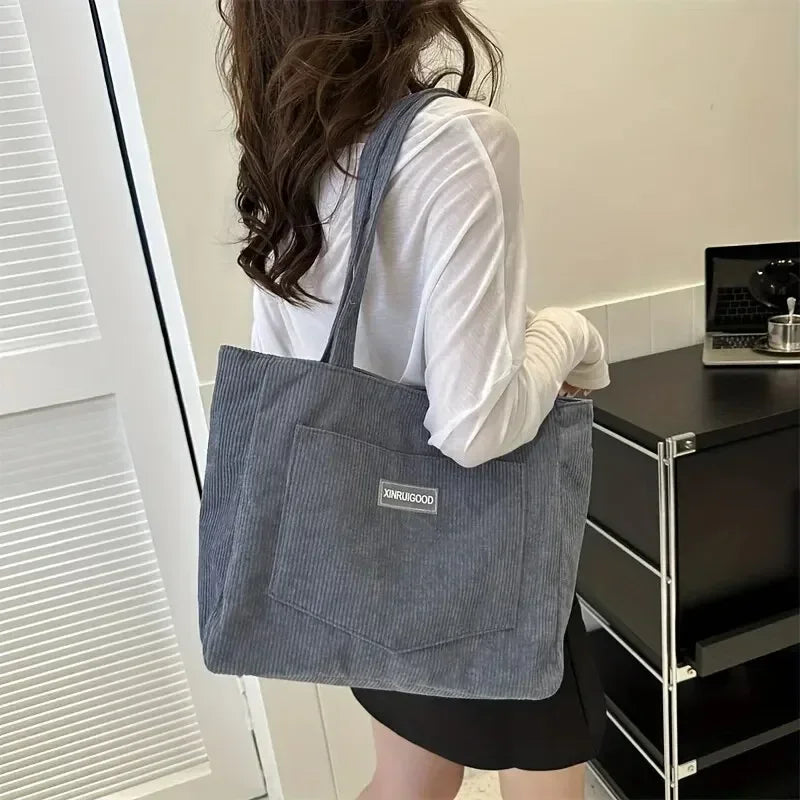 Damen Schultertasche aus Cord | Geräumig & Modisches Design mit Fronttasche