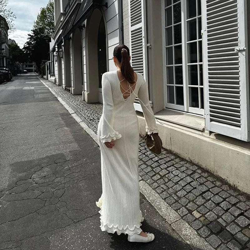 Charlotte Elegantes Langes Kleid | Ausgestellte Ärmel & Sophisticated Detail am Rücken