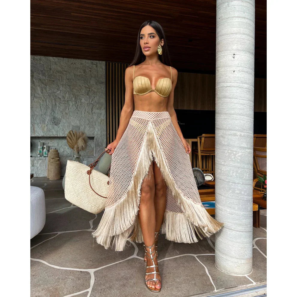 Elisa Raffiniertes Strandoutfit mit Spitzenrock & eleganten Fransen | Bohemian & Chic