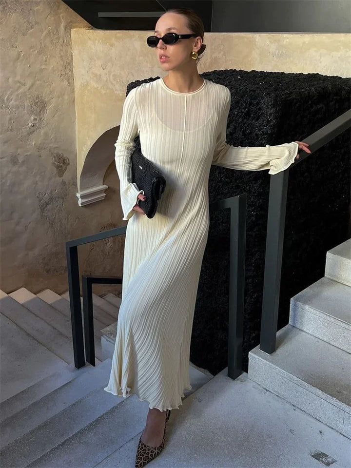 Isabelle Minimalistisches Maxikleid mit hohem Kragen & ausgestellten Ärmeln | Eleganz & Bequemlichkeit