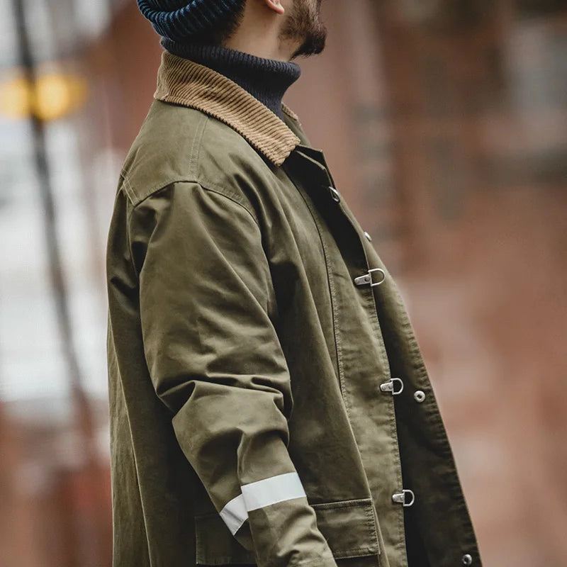 Herren Mantel in Dunkelgrün | Vintage-Langjacke mit Cordkragen im Streetstyle für Herbst