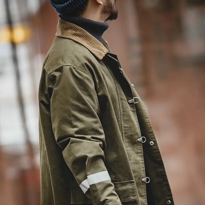 Herren Mantel in Dunkelgrün | Vintage-Langjacke mit Cordkragen im Streetstyle für Herbst
