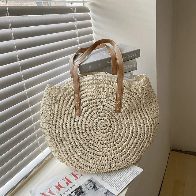 Runde handgewebte Strohtasche | Boho-Stil & Sommerlook | Ideal für Strand und Stadtleben