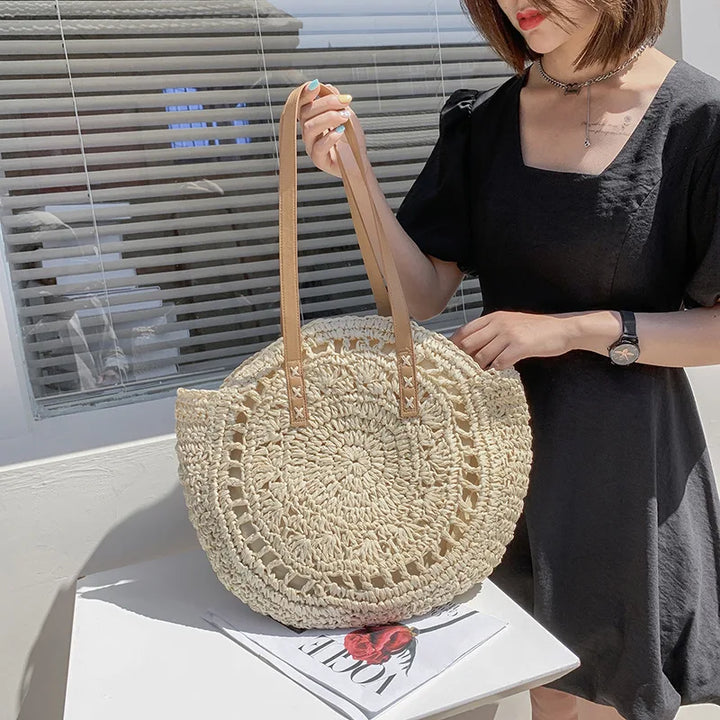 Runde handgewebte Strohtasche | Boho-Stil & Sommerlook | Ideal für Strand und Stadtleben