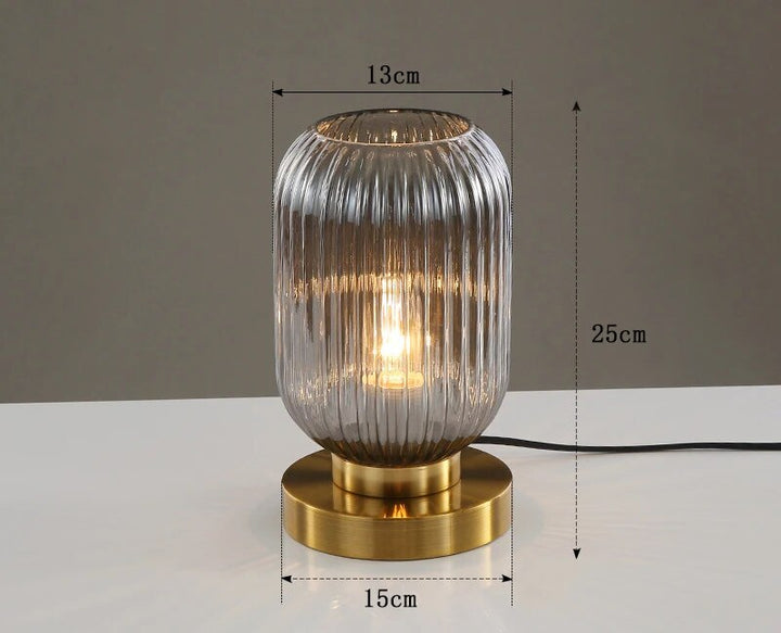Nordisches Design Tischlampe aus Glas - Moderne LED Eleganz