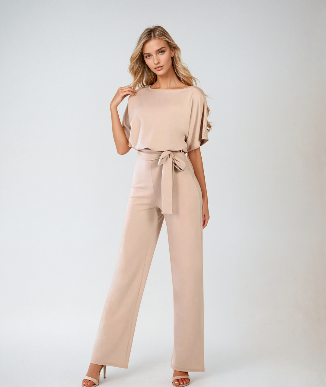 Julie Jumpsuit Frau Einfach & Chic | Zeitlose Eleganz & Moderner Stil