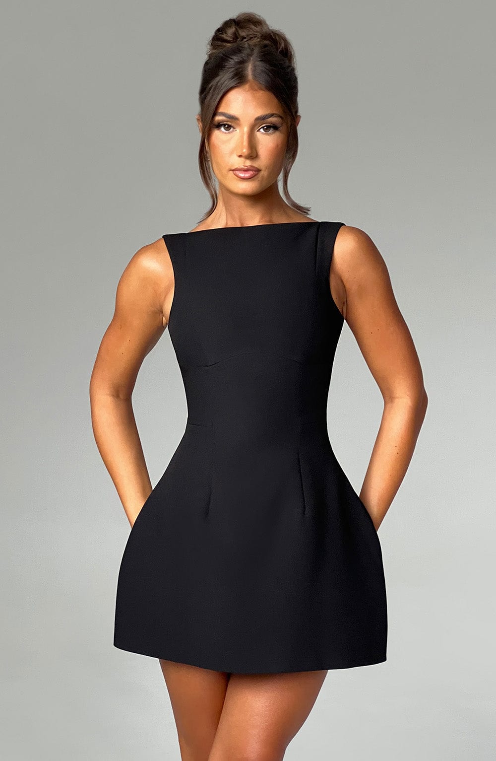 Elviana Mini-Kleid Neckholder | Schwarz Klassisch & Zeitlos Chic
