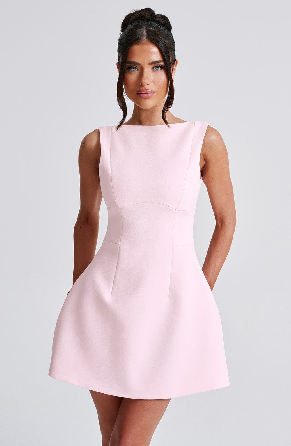 Elvaya Neckholder-Minikleid | Elegantes Pink & Verführerischer Stil