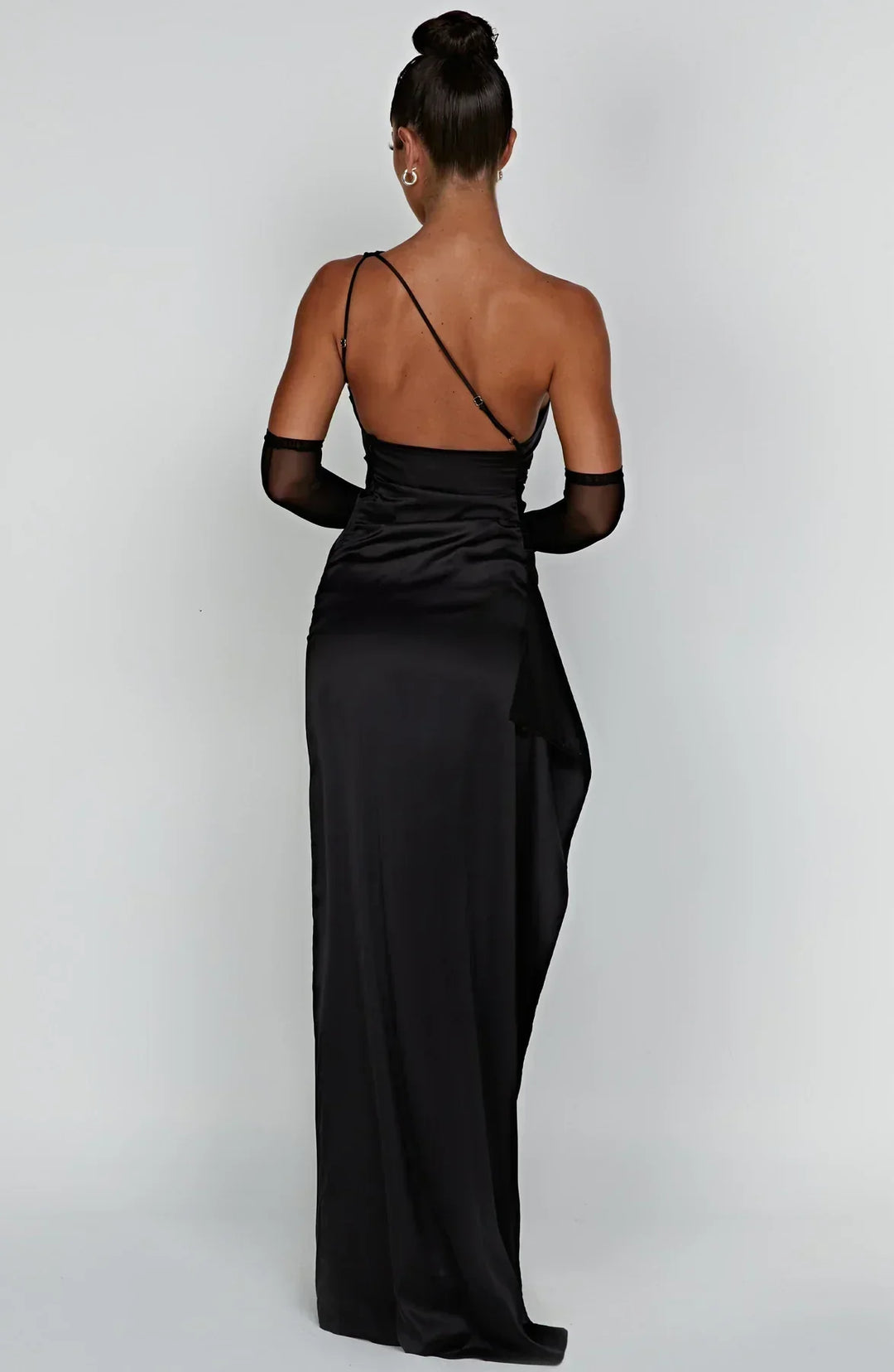 Jaida Abendkleid aus Satin | Asymmetrisches One-Shoulder Design mit hohem Schlitz und verstellbaren Trägern