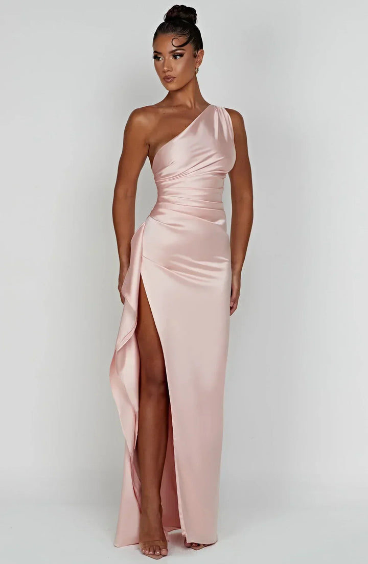 Jaida Abendkleid aus Satin | Asymmetrisches One-Shoulder Design mit hohem Schlitz und verstellbaren Trägern