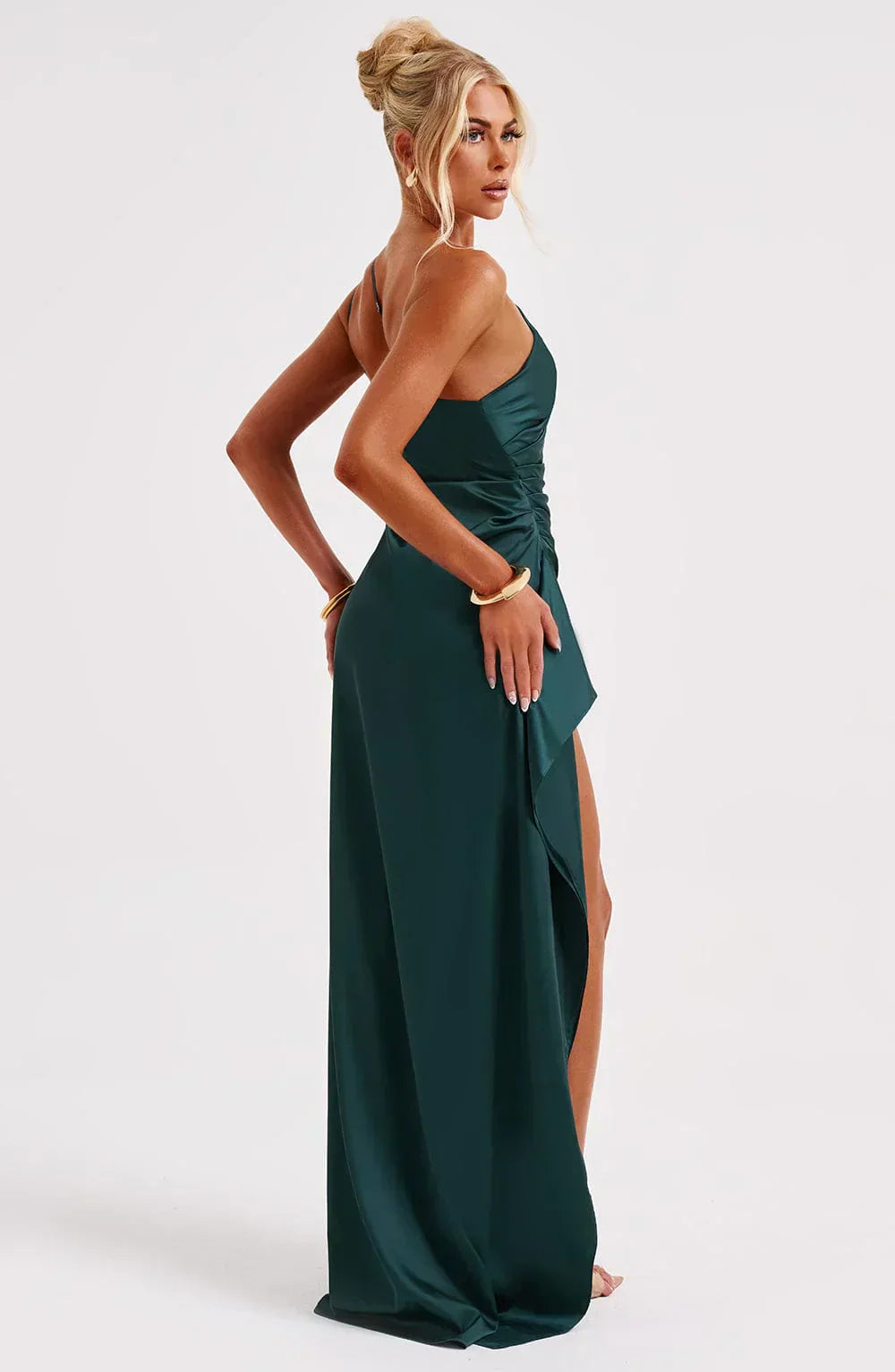 Jaida Abendkleid aus Satin | Asymmetrisches One-Shoulder Design mit hohem Schlitz und verstellbaren Trägern