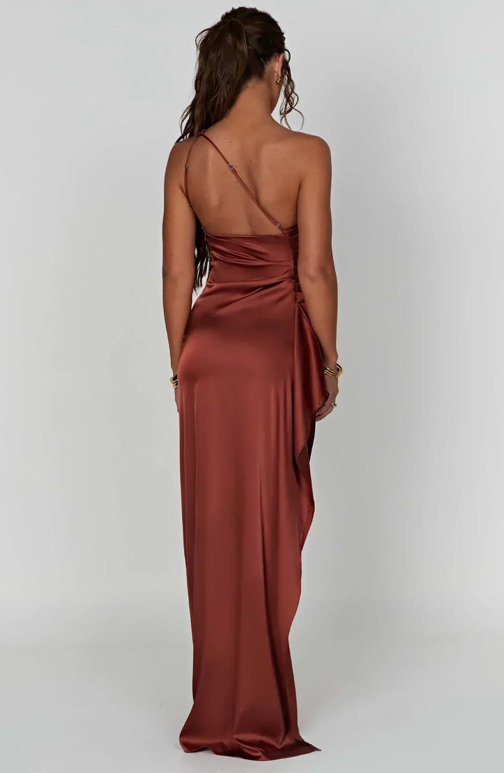Jaida Abendkleid aus Satin | Asymmetrisches One-Shoulder Design mit hohem Schlitz und verstellbaren Trägern