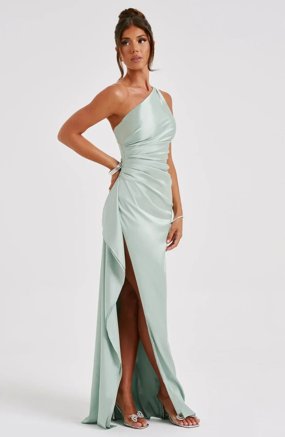 Jaida Abendkleid aus Satin | Asymmetrisches One-Shoulder Design mit hohem Schlitz und verstellbaren Trägern