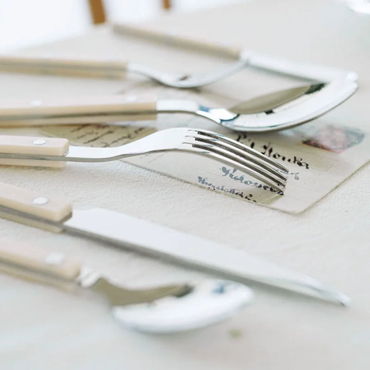 24-teiliges Edelstahl-Besteckset mit Gravur-Design – BistroLine