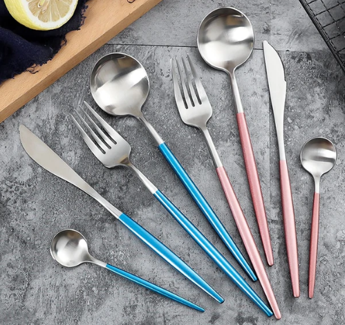 24-teiliges Edelstahl-Besteckset in Gold-Silber – RoyalGlow Luxusbesteck