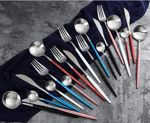 24-teiliges Edelstahl-Besteckset in Gold-Silber – RoyalGlow Luxusbesteck