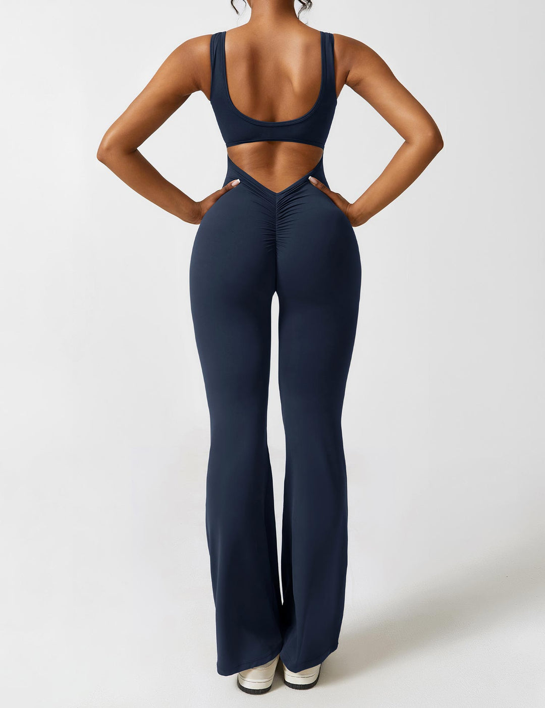 Elena | Ausgestellter Jumpsuit mit V-Rücken