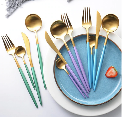 24-teiliges Edelstahl-Besteckset in Gold-Silber – RoyalGlow Luxusbesteck