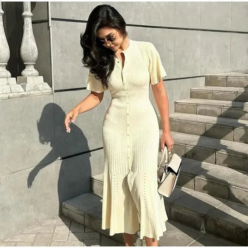 Midikleid mit Knopfleiste | Eleganter Schnitt und bequemer Sitz für Alltag und Party