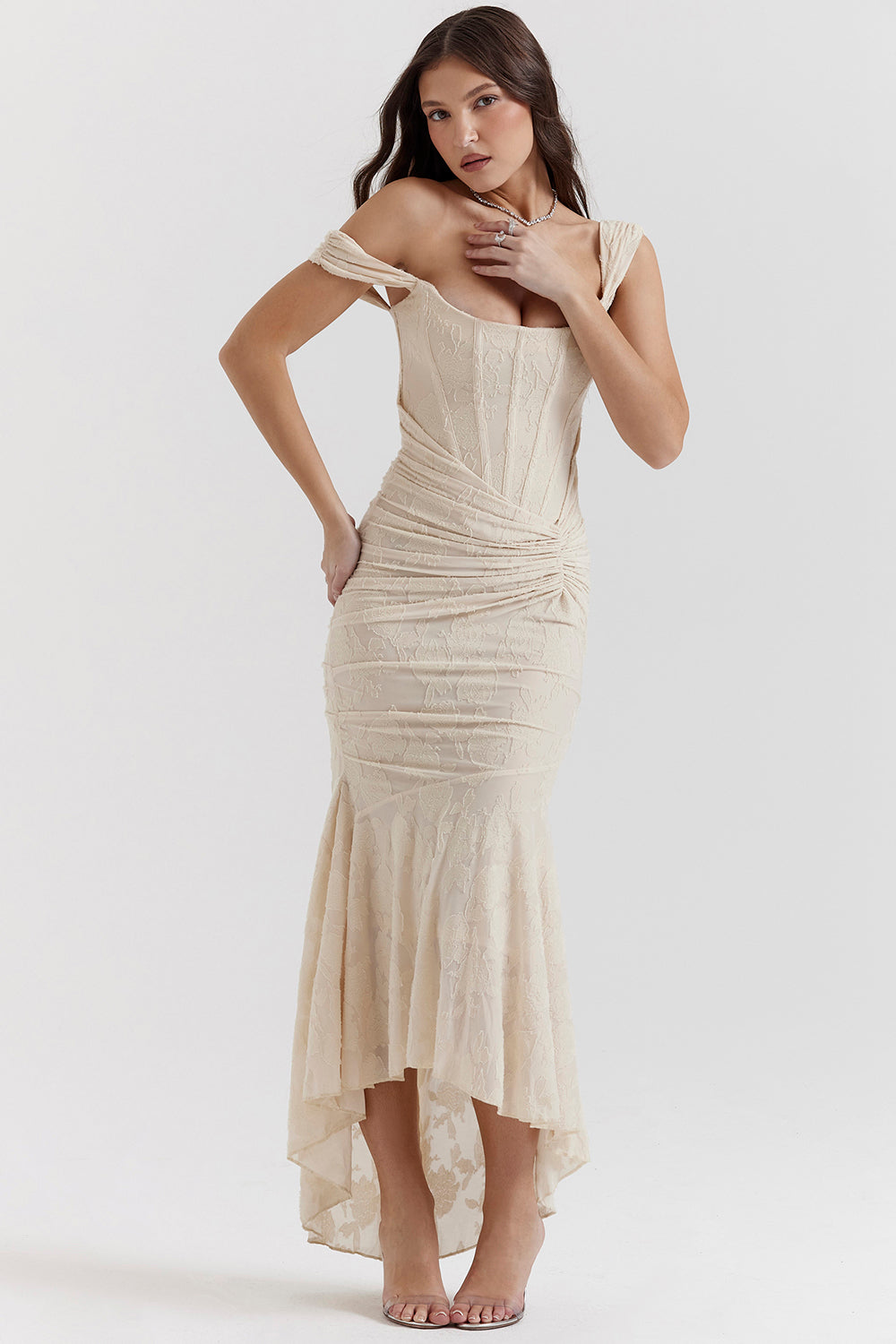 Zoey Abendkleid für Damen | Fliederfarbenes Kleid mit floraler Spitze & asymmetrischem Saum