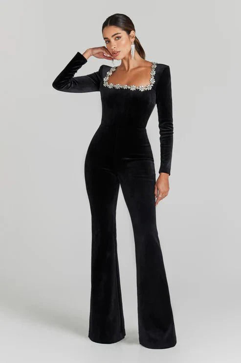 Faith Velvet Jumpsuit – Eleganz mit Korsettstäbchen und Schmuckbesatz