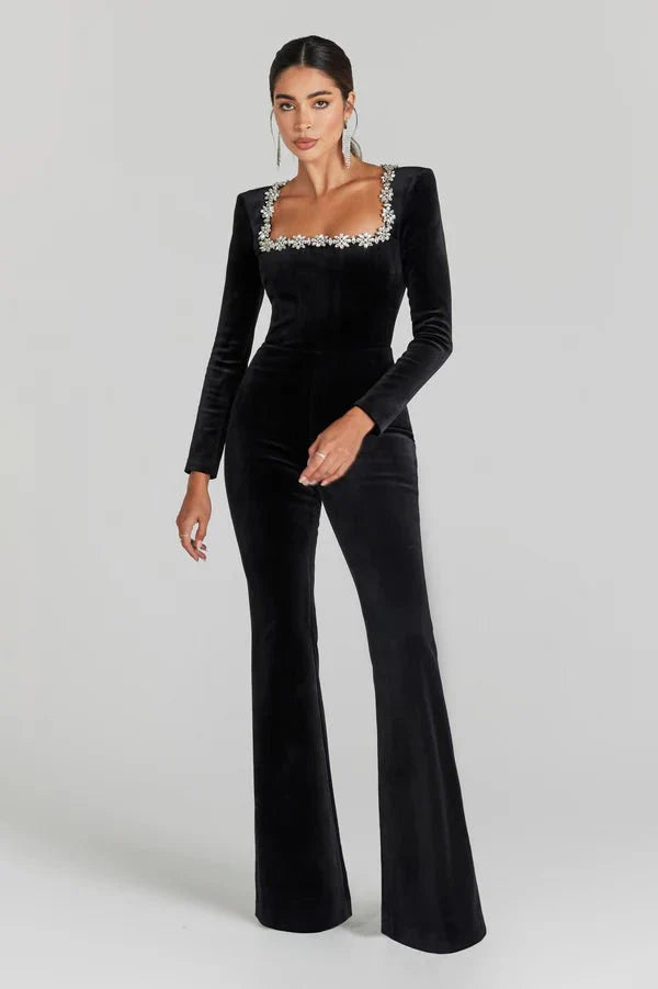 Faith Velvet Jumpsuit – Eleganz mit Korsettstäbchen und Schmuckbesatz