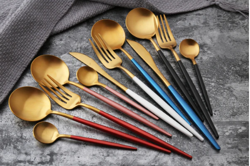24-teiliges Edelstahl-Besteckset in Gold-Silber – RoyalGlow Luxusbesteck