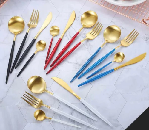 24-teiliges Edelstahl-Besteckset in Gold-Silber – RoyalGlow Luxusbesteck