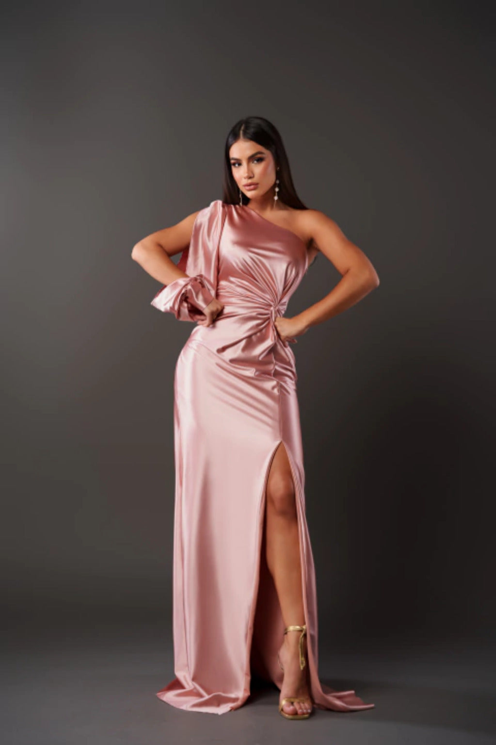 KYARA | Elegantes und raffiniertes Kleid