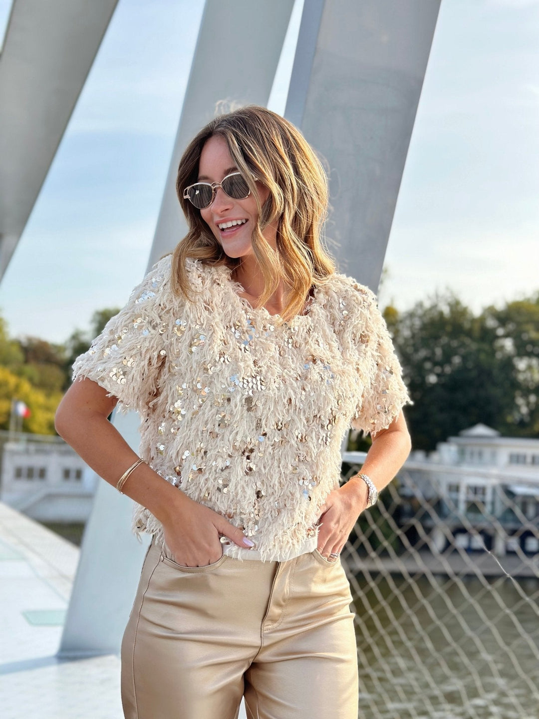 Eline Samt Pailletten Bluse | Elegant & Trendy mit Kurzem Schnitt