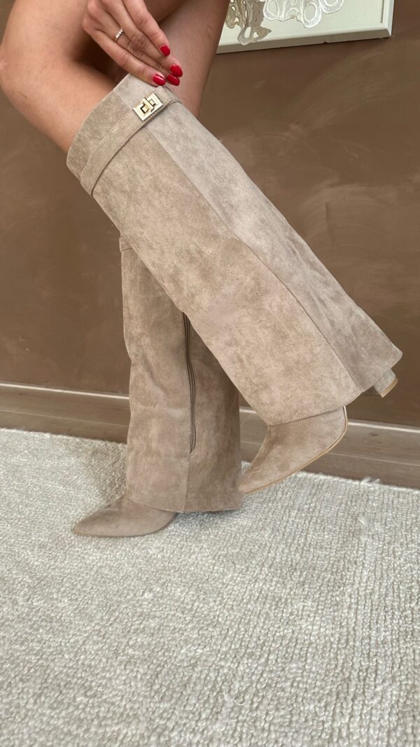 Cristela Damenstiefel mit Blockabsatz | Kniehoher Schnitt und Zeitloses Design