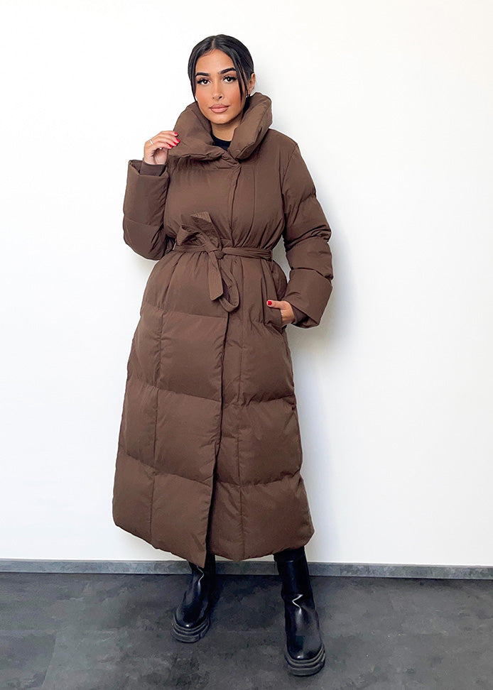 Lange Winterjacke mit Gürtel