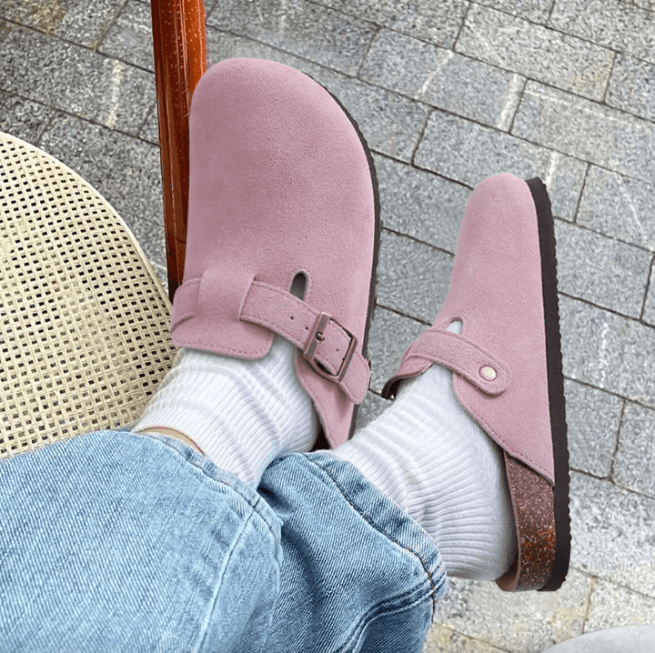 Clogs aus Wildlederimitat | Ergonomisches Fußbett & verstellbare Schnalle | Komfort & Stil