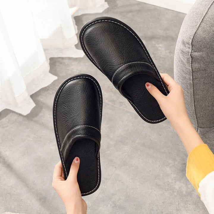Hugo Vegan Leder Pantoffeln | Komfort und Eleganz für Zuhause