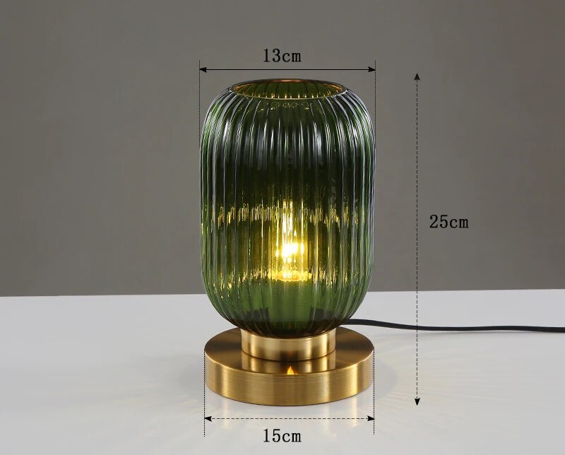Nordisches Design Tischlampe aus Glas - Moderne LED Eleganz