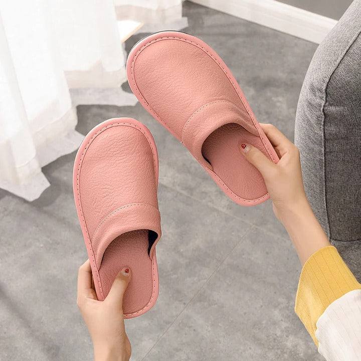 Hugo Vegan Leder Pantoffeln | Komfort und Eleganz für Zuhause