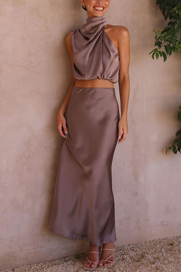 Seraphina Satin Set für Frauen | Halter Top mit offenem Rücken & fließender Maxirock für Party Look