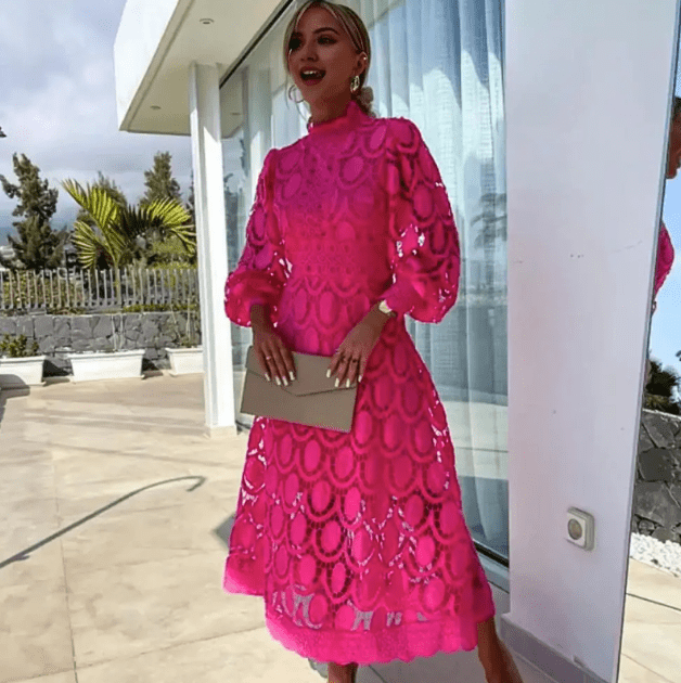 Mia Elegantes Kleid aus Spitze | Midi Schnitt, Hoher Kragen & Puffärmeln