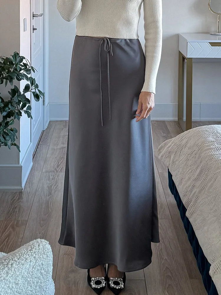 Laure | Luxuriöser Satinrock - Eleganz und Komfort für jeden Anlass