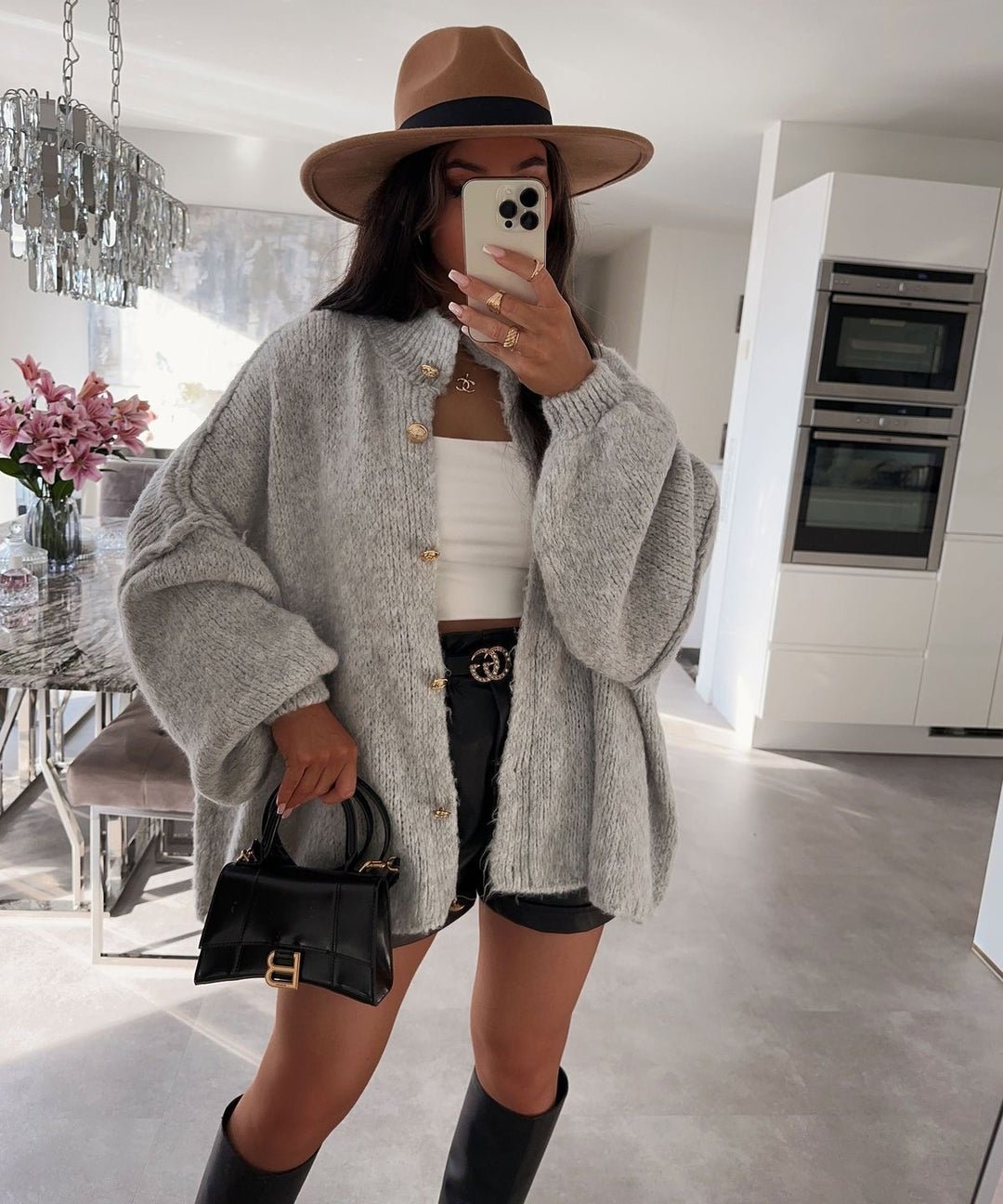 Oversized Cardigan mit Goldenen Knöpfen – Stilvoll und Gemütlich für den Winter