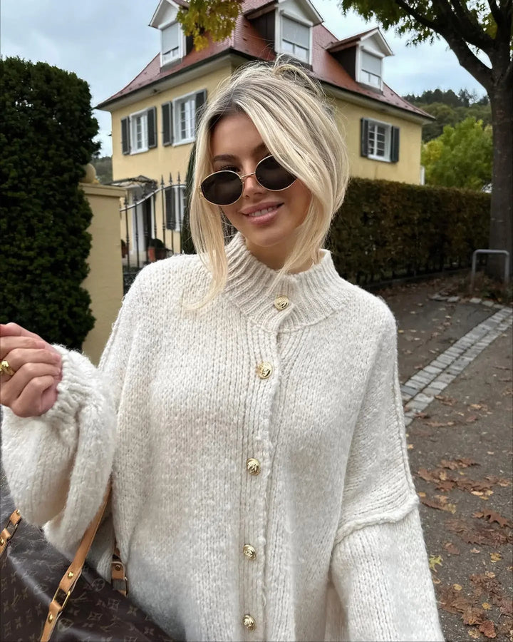 Oversized Cardigan mit Goldenen Knöpfen – Stilvoll und Gemütlich für den Winter