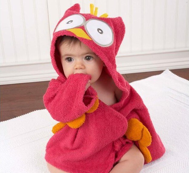Baby-Bademantel aus weicher Baumwolle mit tierischer Kapuze