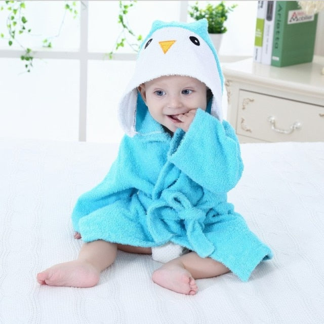 Baby-Bademantel aus weicher Baumwolle mit tierischer Kapuze