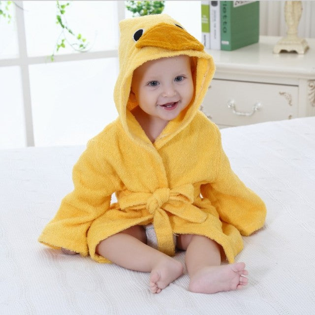 Baby-Bademantel aus weicher Baumwolle mit tierischer Kapuze